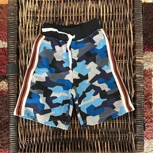 Hanna Andersson Blue Camo Shorts size 4 / 100 cm